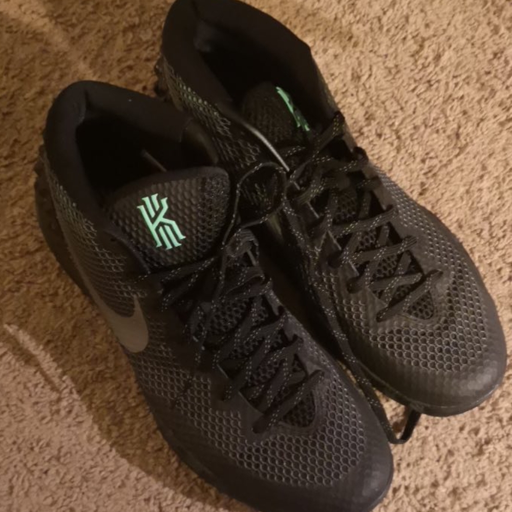 kyrie 1 drive away